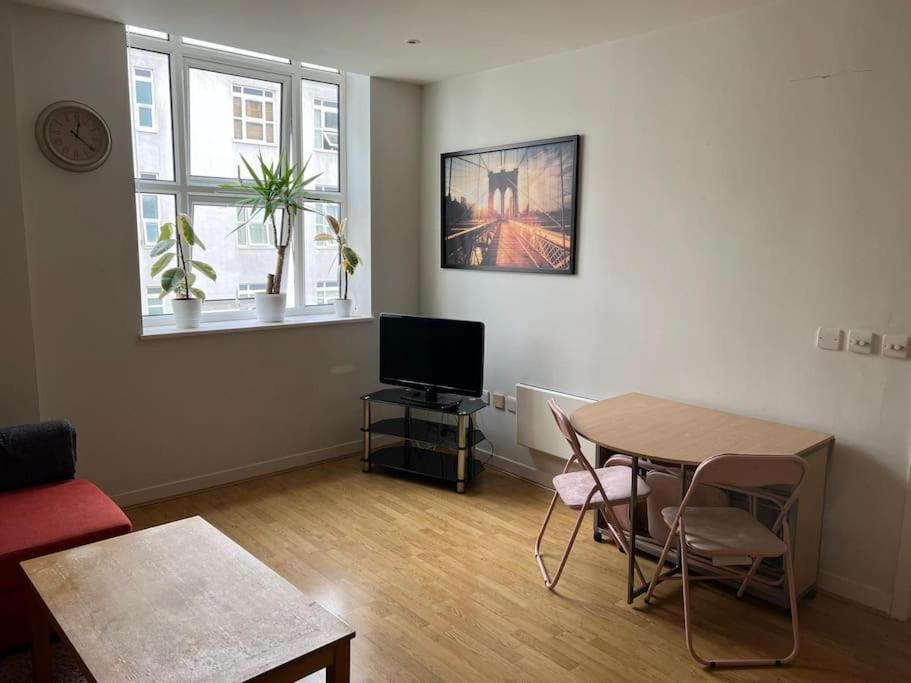 Stunning 2 Bed Flat! Centrally Located In London, Uk! 외부 사진