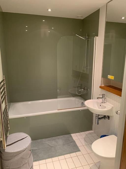Stunning 2 Bed Flat! Centrally Located In London, Uk! 외부 사진