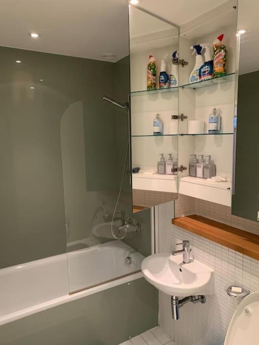 Stunning 2 Bed Flat! Centrally Located In London, Uk! 외부 사진
