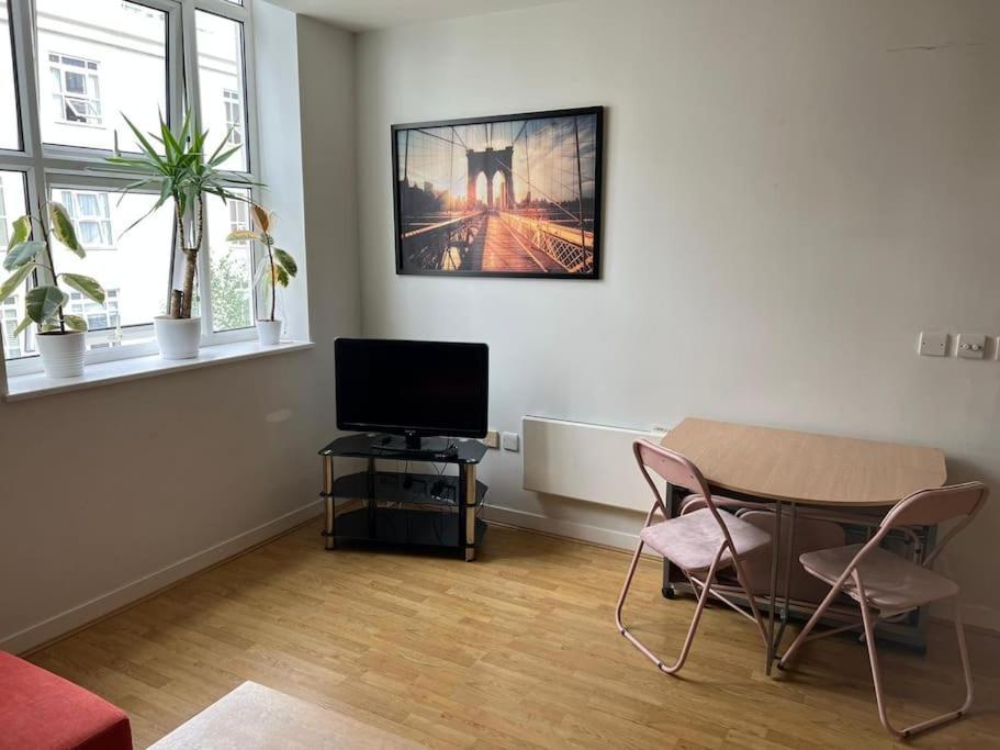 Stunning 2 Bed Flat! Centrally Located In London, Uk! 외부 사진